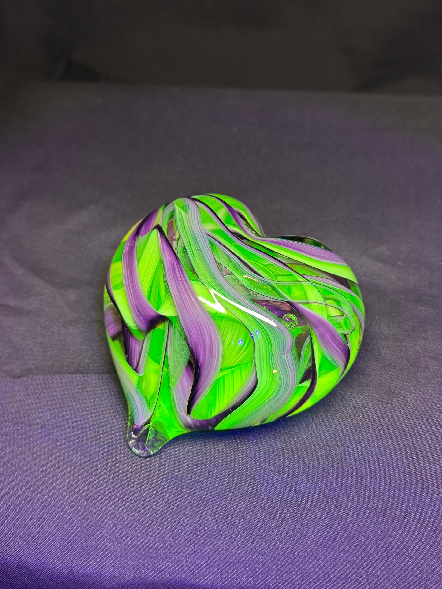 [PRE-ORDER] Uranium Swirl Heart