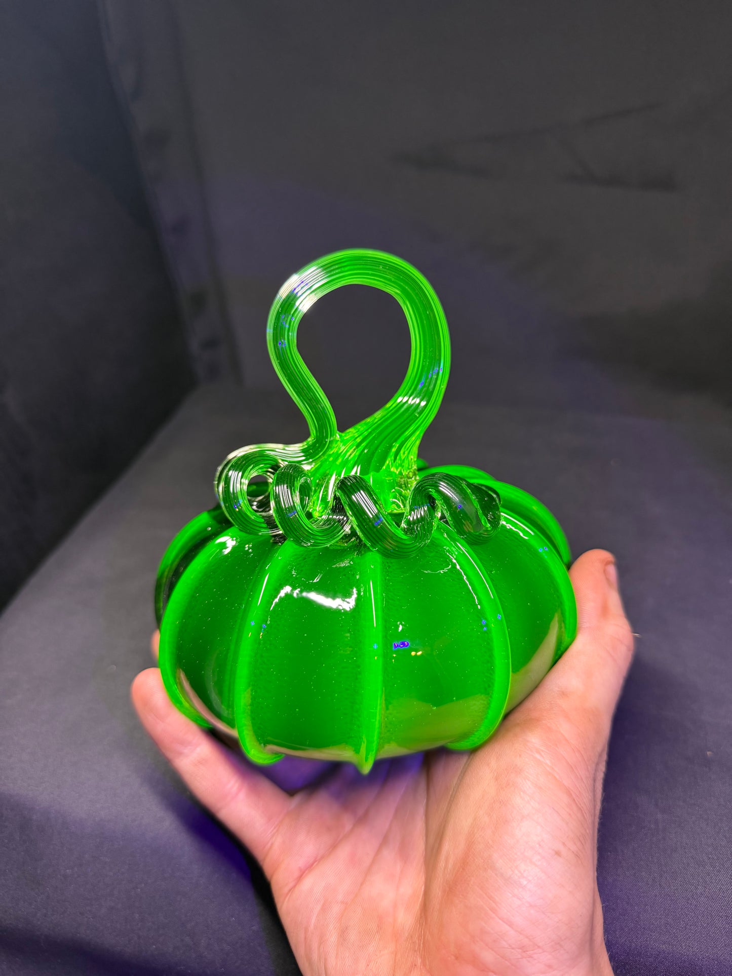 [PRE-ORDER] Black Uranium Glass Pumpkin