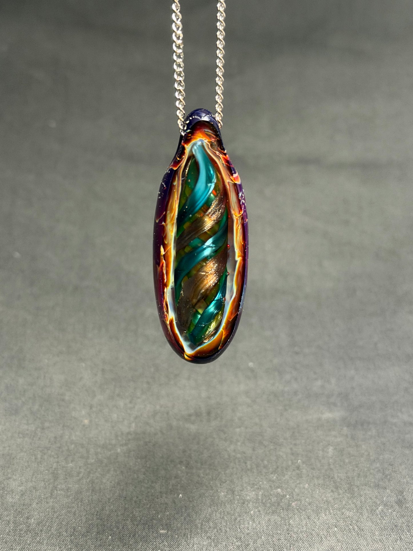 Faceted Geode Pendants (UV Rainbow)