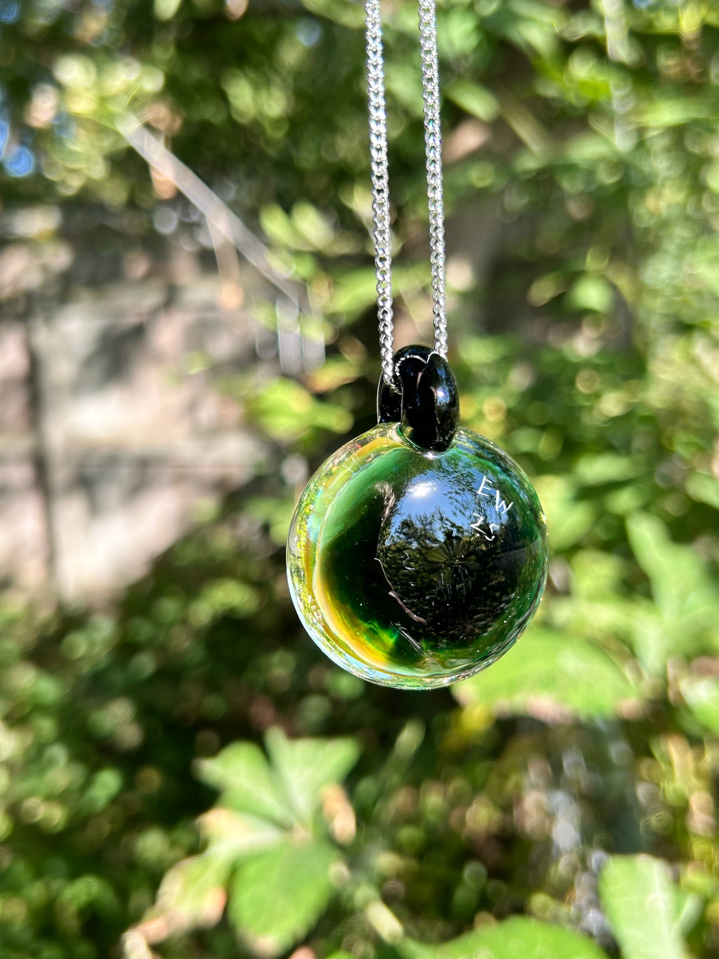 Honey Comb Pendant (UV Reactive)