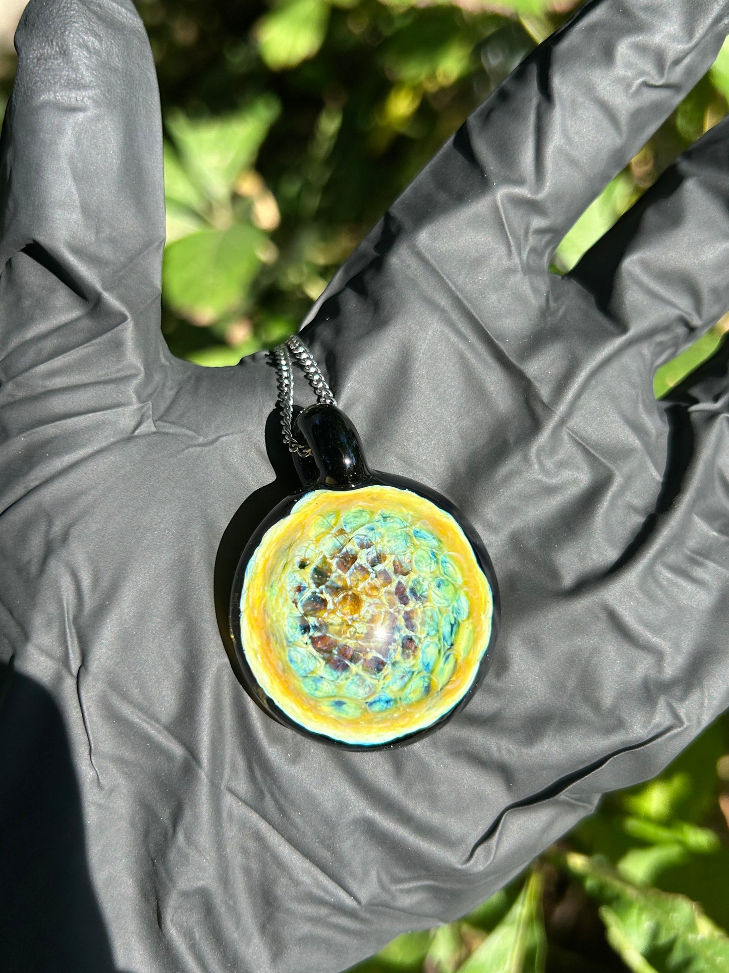 Honey Comb Pendant (UV Reactive)