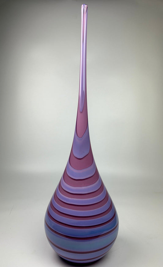 Teardrop spire vase in purple/pink